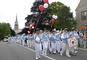 The Class of 1958 kicks off the parade by singing their own rendition of "Hey, Look Me Over."<em><span style=font-size:9pt;>&nbsp;Credit: A. Vincent Scarano</span></em>
