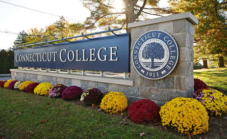 A photo of Fanning from the side.