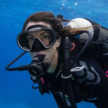 Emily Hazelwood Headshot