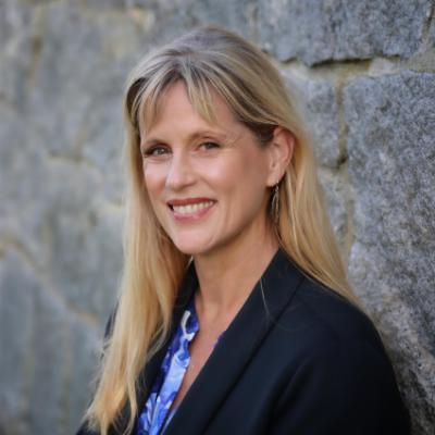 Danielle Egan Headshot