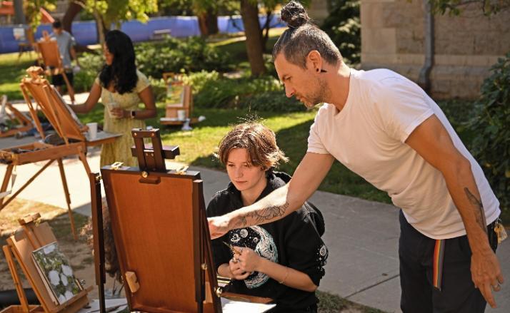 Mobile painting studio