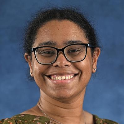 Maya Chakravorty Headshot