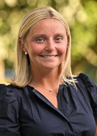 Emma McDonnell Headshot