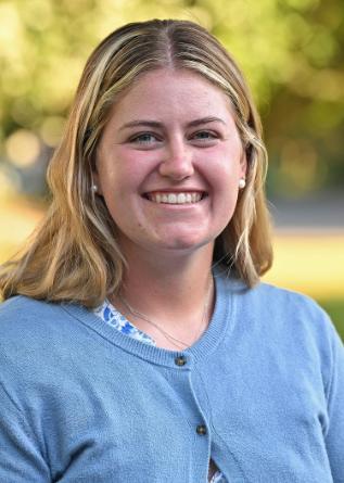 Cecilia Roe Headshot