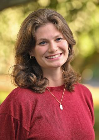 Olivia Schulz Headshot