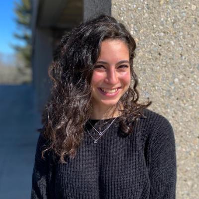 Headshot of Zoe Pellegrino &rsquo;22
, Class of &rsquo;22