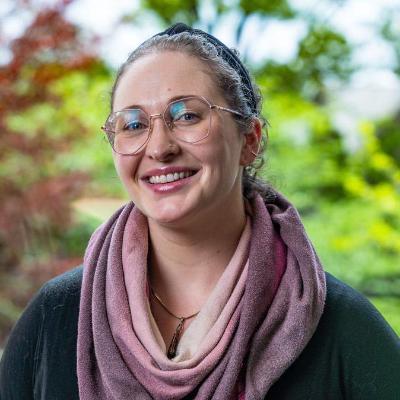 Sarah Mockalis Headshot