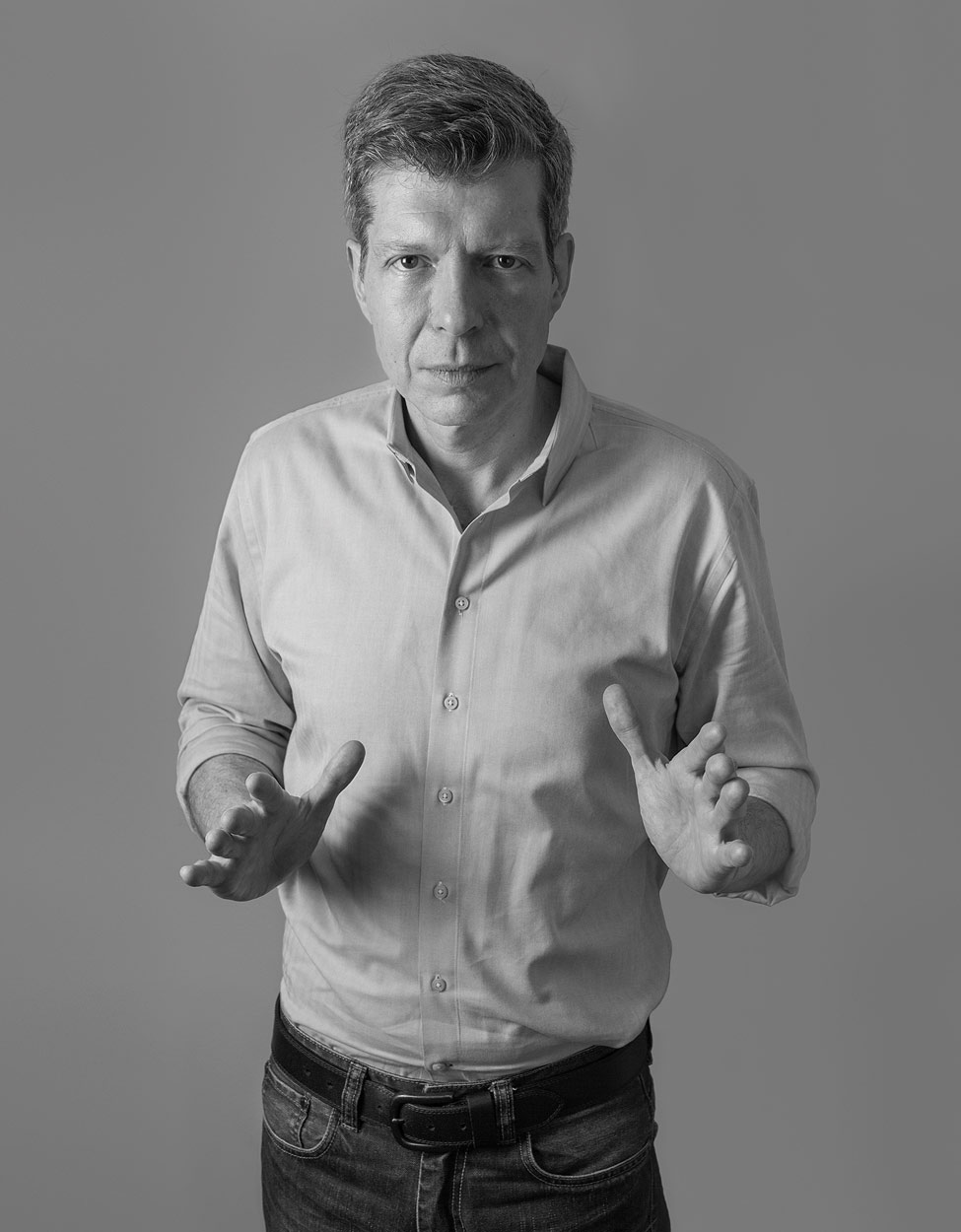 Black and white portrait of Fernando Espuelas ’88