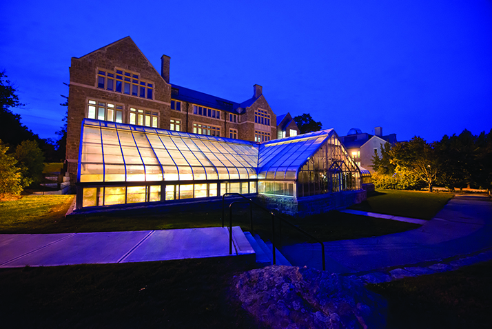 the Connecticut College greenhouse annexed to New London Hall