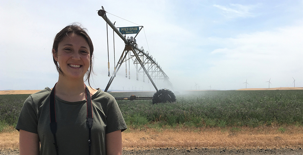 Sydney Krisanda '19 doing water research in Oregon