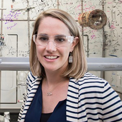 A portrait of Sarah Reisman ’01