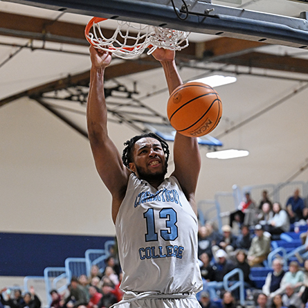 Men’s Basketball’s David Murray ’24 named NESCAC Player of the Year