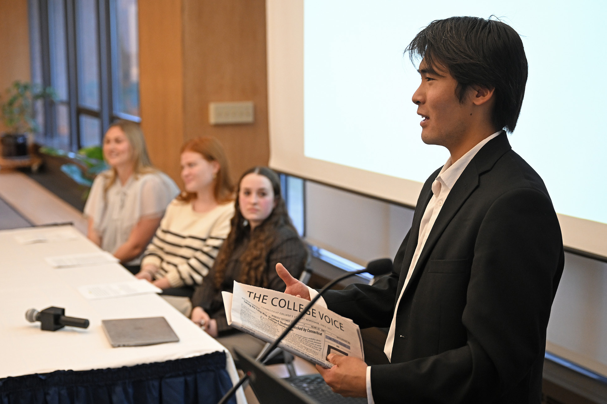 Kevin Lieue ’26 presents at the All-College Symposium