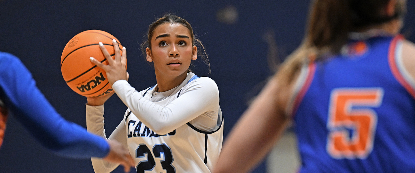 Sofia Tavarez ’29 takes a shot during a Women