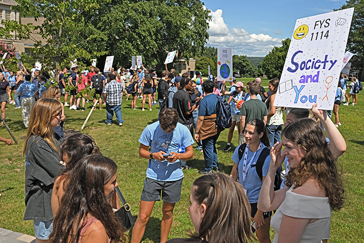 Students meet with their First-Year Seminar student advisers
