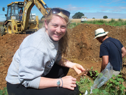 Katie Mullaley '12 works at an excavation in Joarilla de las Matas.