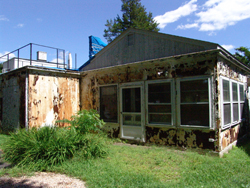 Connecticut College's steel house, 'Rusty,' before the restoration.